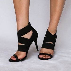 Simply Vera Black Strap Heels